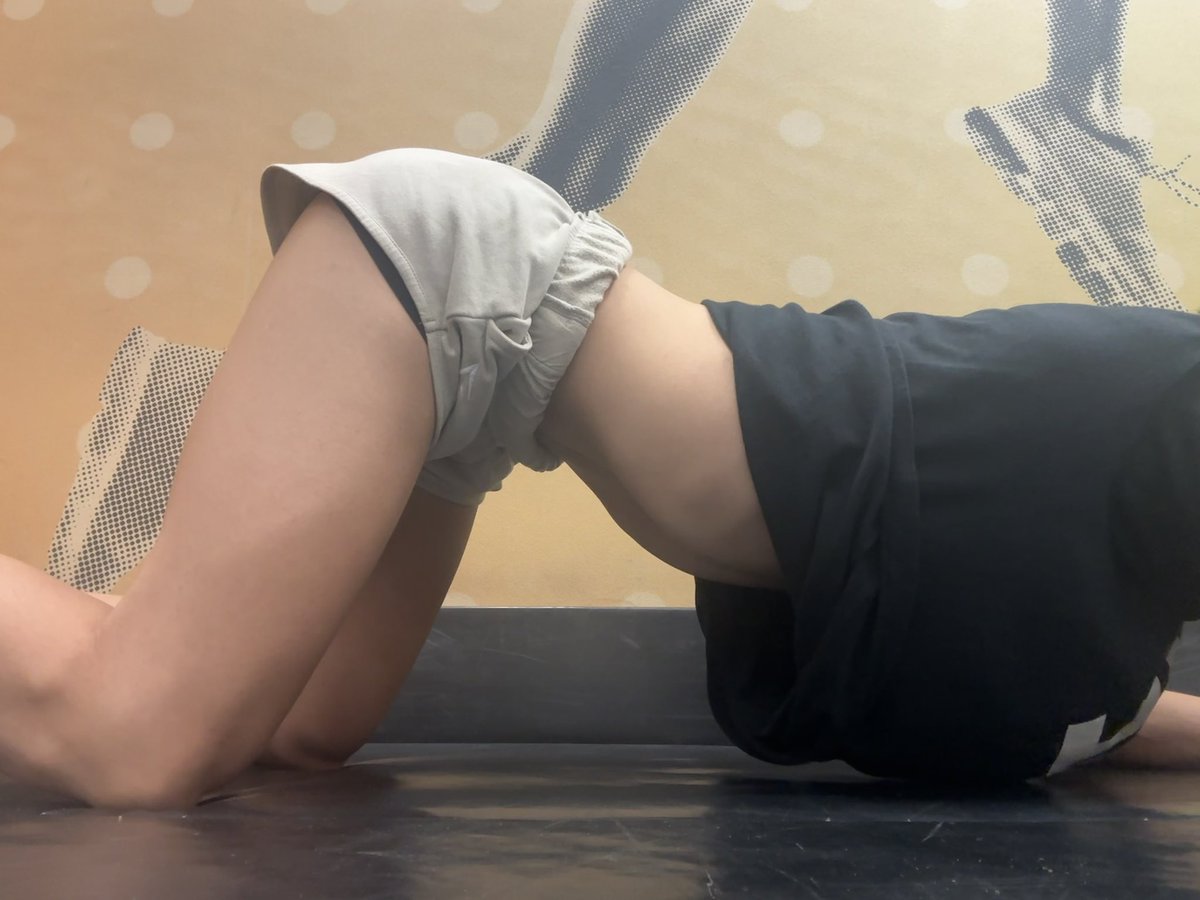 4slatte's tweet photo. daily reminder to stretch! https://t.co/vvIoU08zka