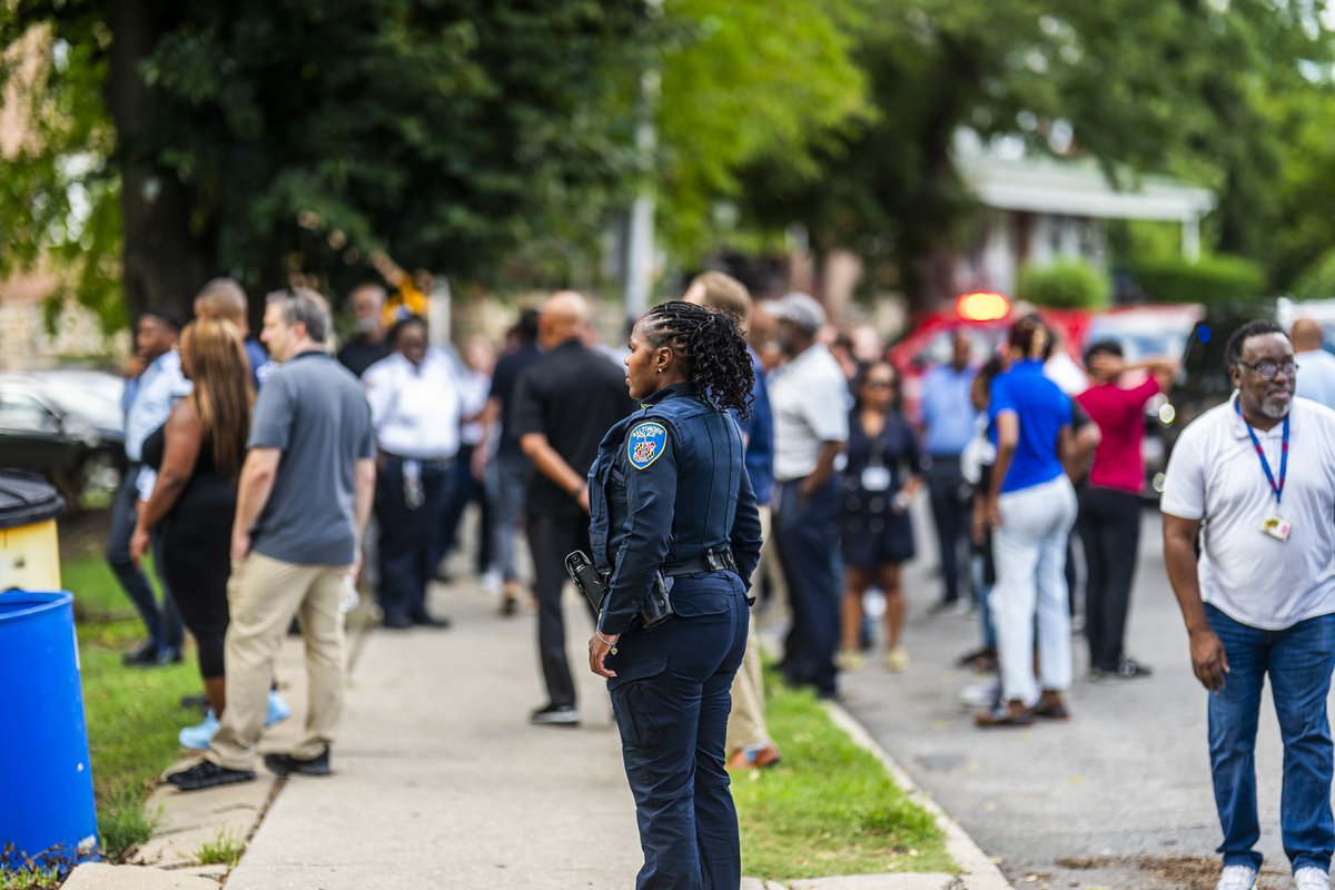 BaltimorePolice's tweet photo. Early this evening, BPD Members joined City officials and residents of the Garrison community on The Mayor’s Community Walk. #communitypolicing #neighborhoodpolicing #BPDrelationships #proactivity https://t.co/X1gUDSL60i
