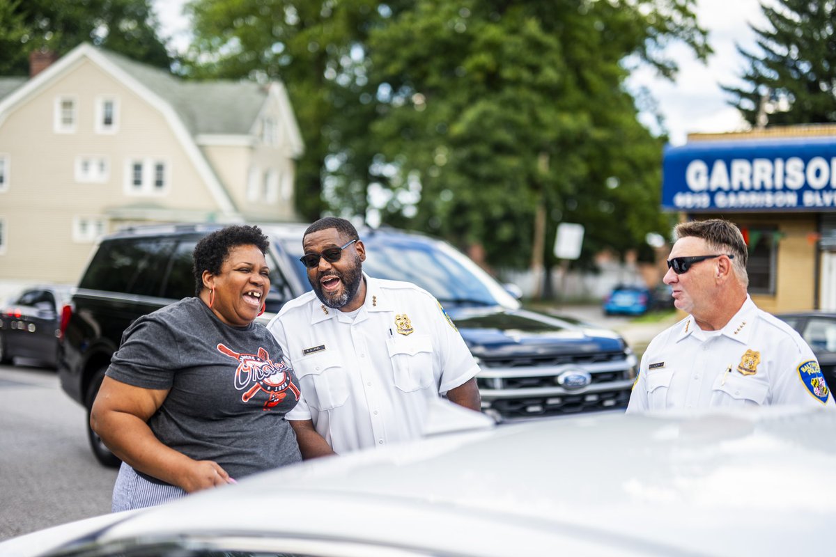 BaltimorePolice's tweet photo. Early this evening, BPD Members joined City officials and residents of the Garrison community on The Mayor’s Community Walk. #communitypolicing #neighborhoodpolicing #BPDrelationships #proactivity https://t.co/X1gUDSL60i