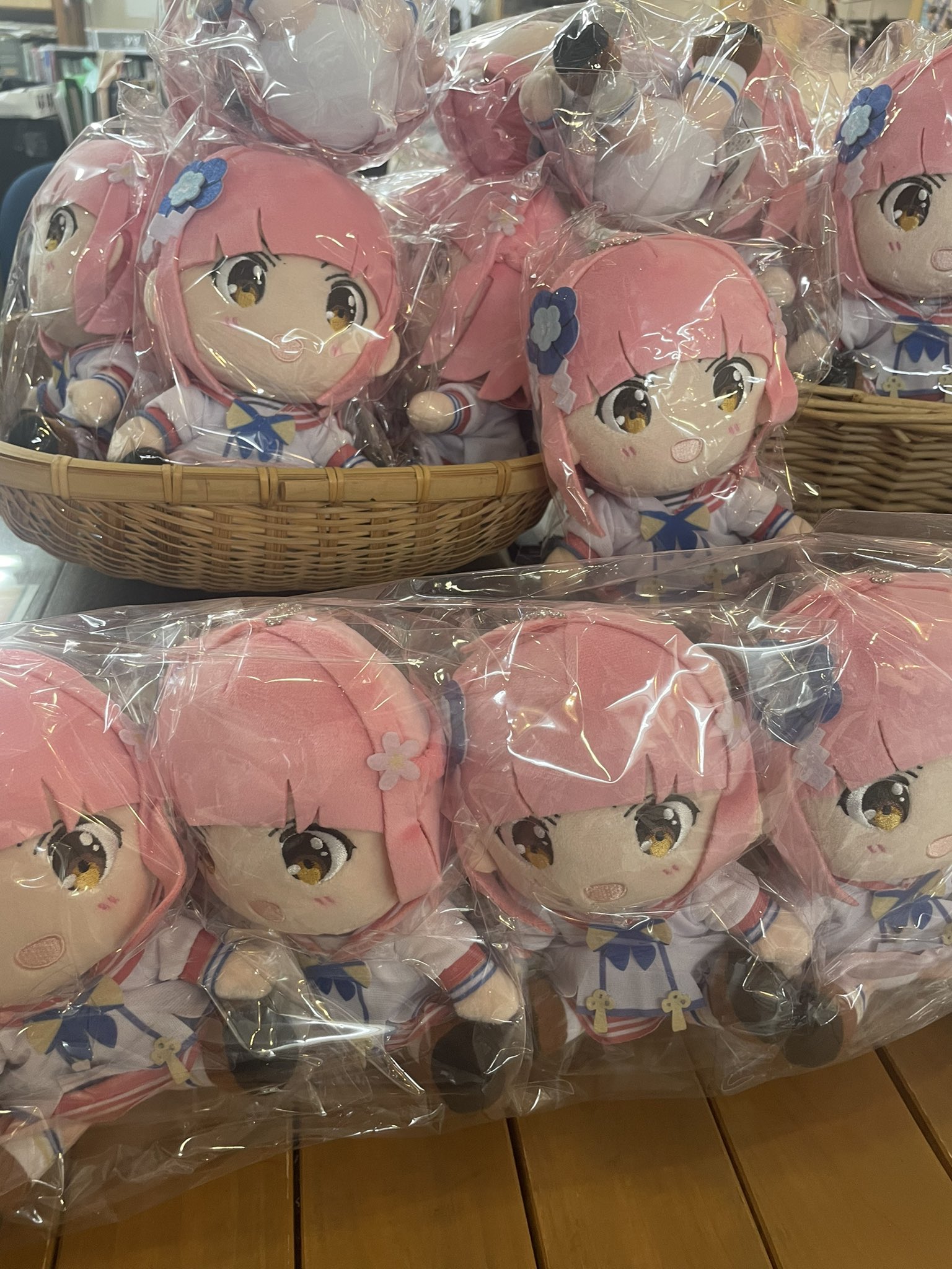 本日は美彩ねぇの新グッズ「ぬいぐるみ」発売初日。 朝から