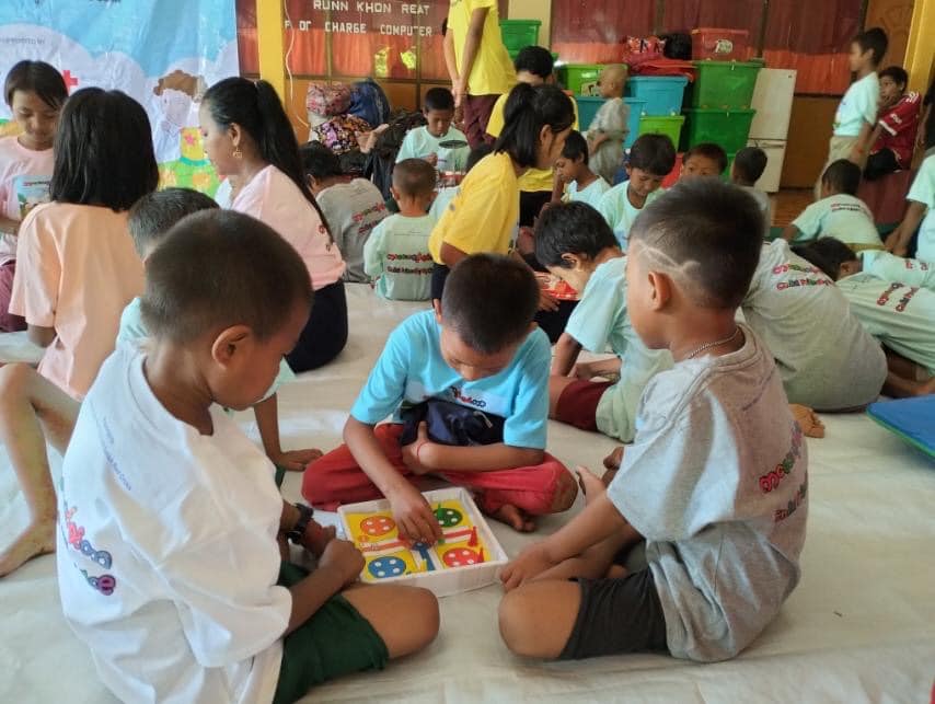 MyanmarRedCross's tweet photo. Recently, we opened our fourth #ChildFriendlySpace in Sittwe, #Rakhine, after success in Sagaing, Magway, and Chin. Over 40 children are happily playing. We're committed to social #inclusion, ensuring every child enjoys a fulfilling life from a young age for their #wellbeing. https://t.co/Fr0Td3ZDjo