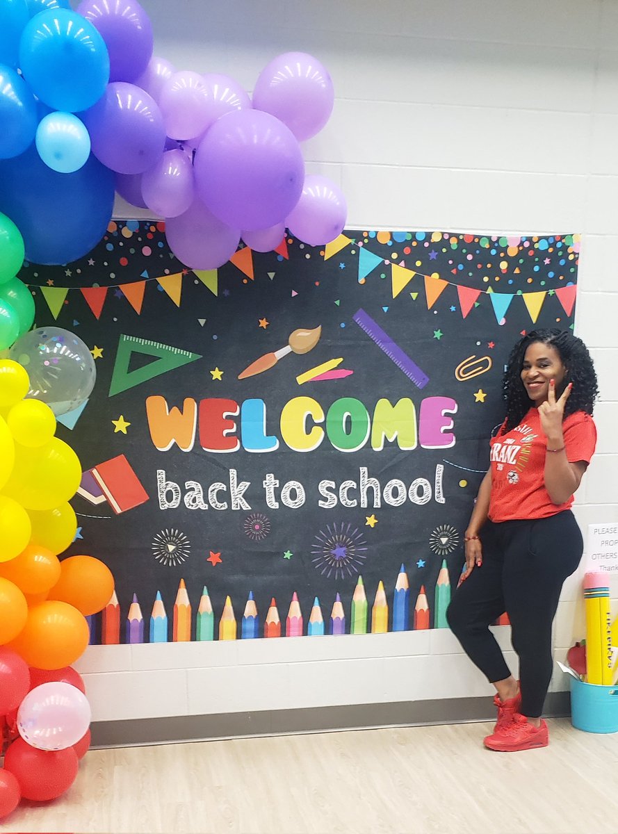 Meet the Teacher Night soared Franztasticly! Thank you to Jeremiah's Italian Ice for partnering with us on such an exciting event. It was definitely a sweet way to end the night and cool off from the Summer heat 😎 We love our families. 

#Franztastic 💙 💚 #MeetTheTeacher 🍎