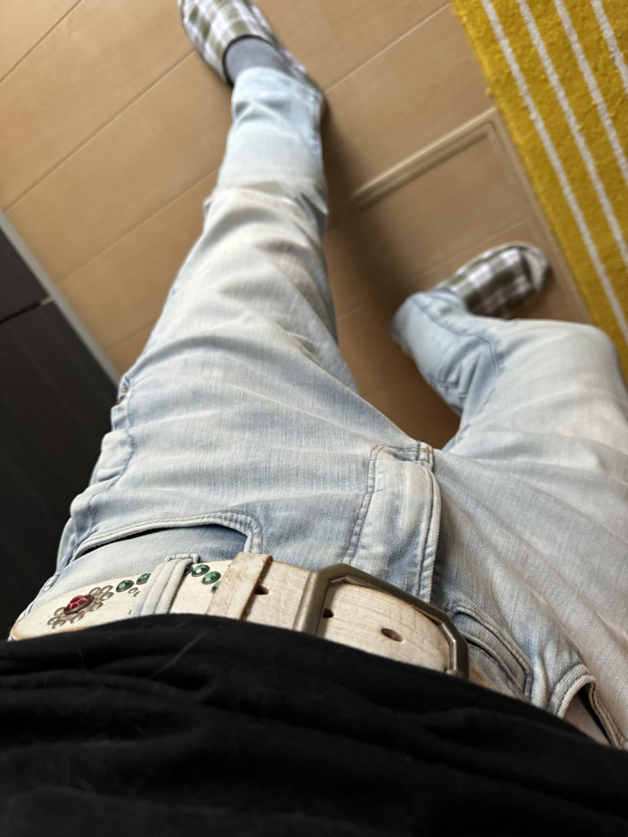 Saburou0817's tweet photo. 5800円と勝手に思い込んでw値段見ずに買ったジーパン👖
諭吉何枚も飛んで行った…さよなら泣
#G_star https://t.co/yImBD5oCaM
