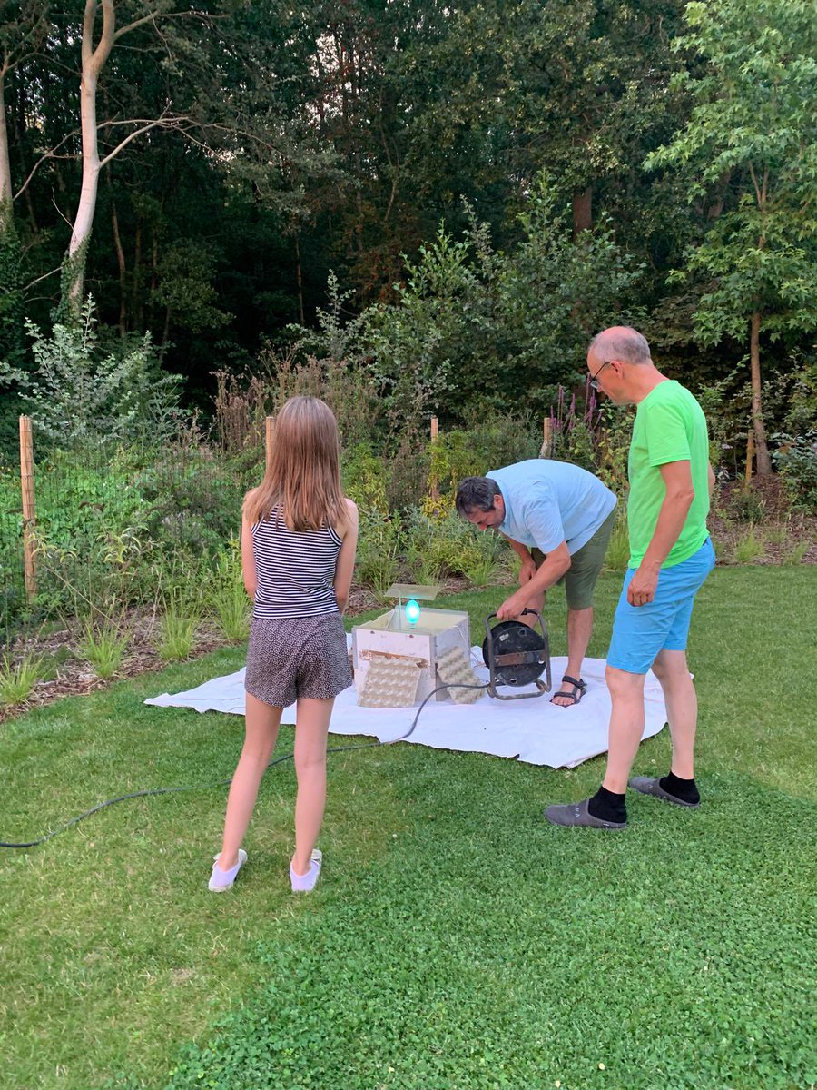KeppensMarc's tweet photo. We zijn er bijna klaar voor. Straks de motten tellen met Bart Van Camp. De hele nacht twee lichtvallen gezet. Benieuwd naar het resultaat. https://t.co/PEhuKcRuuR