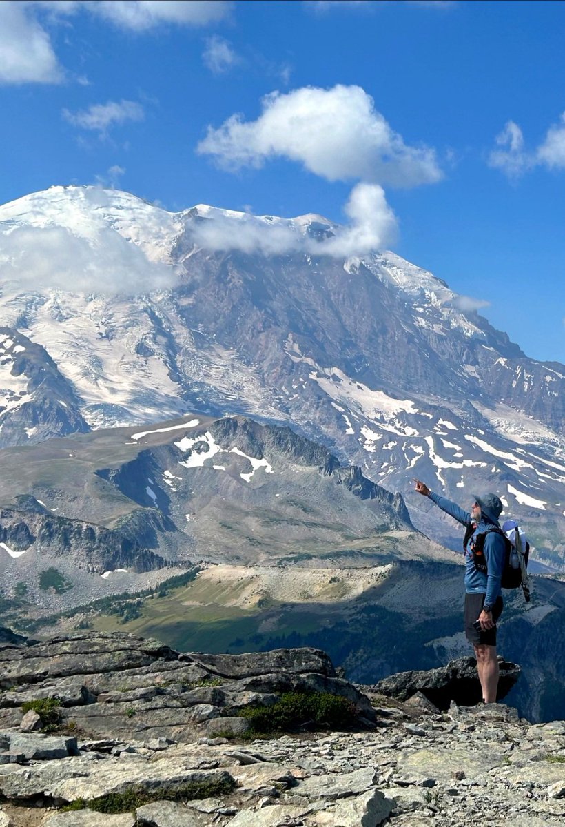 lesview's tweet image. The plane the plane!