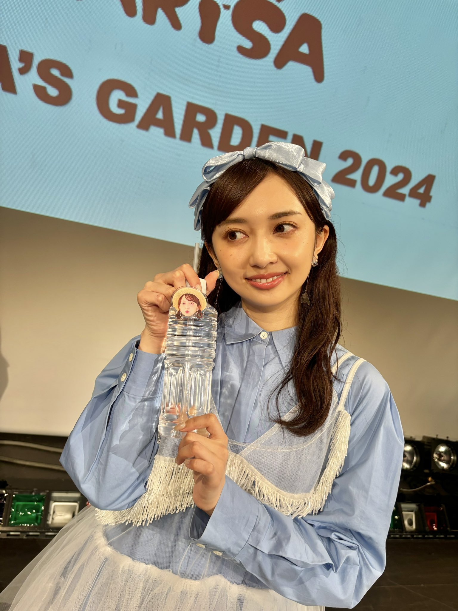 【1点物】DJ 小宮有紗 直筆サイン メッセージ入り場面写真パネル ラブライブ Amazon.co.jp: 署名本写真集・小宮有紗「io」初版・帯付・サイン