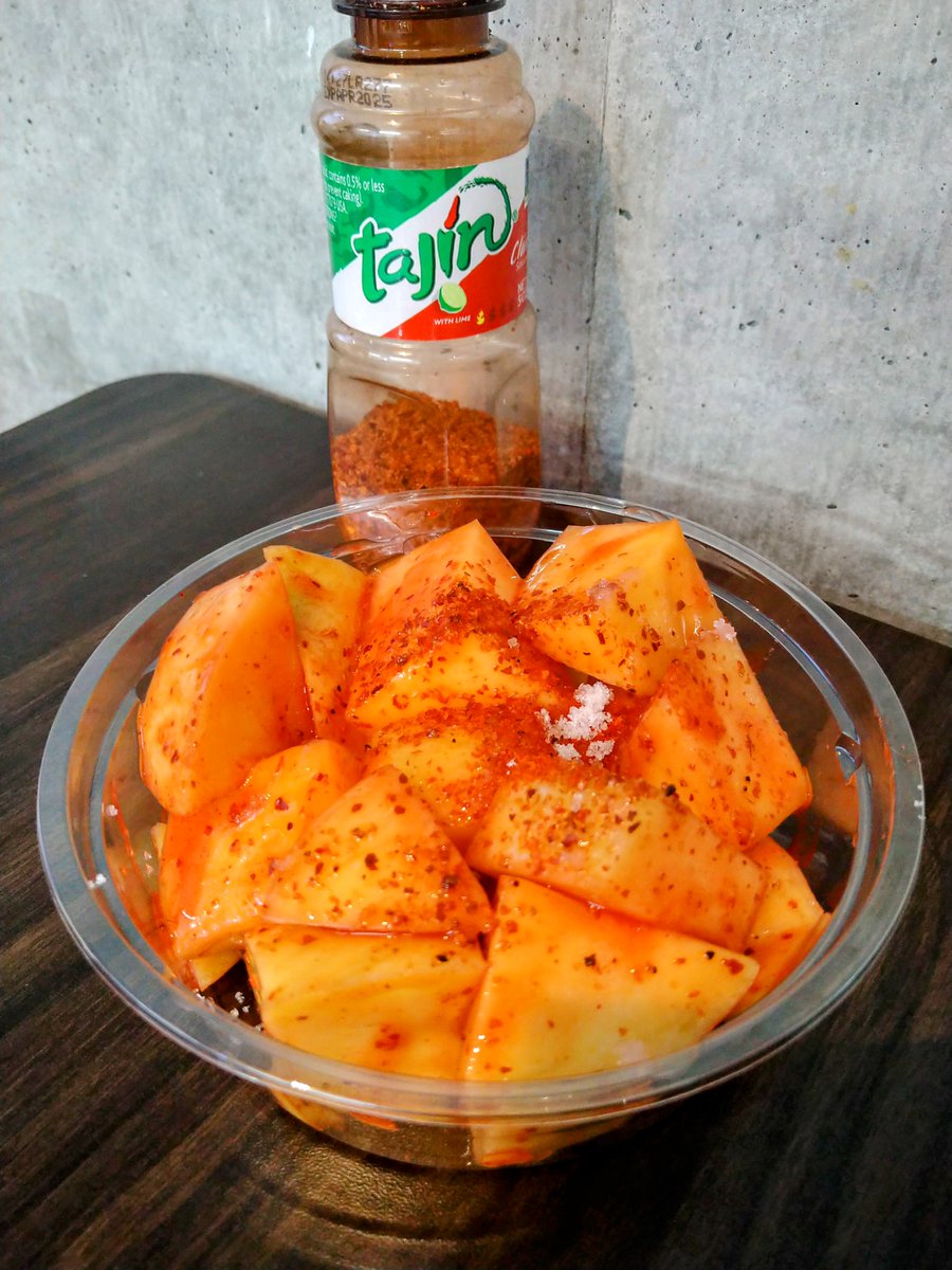 Pachimonok's tweet photo. スパイシーマンゴー
#GreenMango
#ChilliMango
#竹下通り
#原宿 https://t.co/bYZQwUPcda
