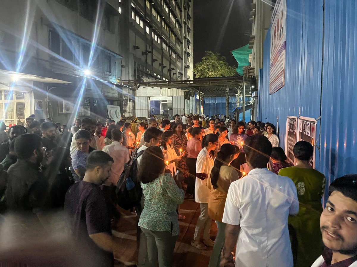 Candle March Protest at Nair Hospital organised by BMC MARD , Nair MARD to support RG kar victim . 
<a href="/FordaIndia/">FORDA INDIA</a> <a href="/CMOMaharashtra/">CMO Maharashtra</a> <a href="/PMOIndia/">PMO India</a> <a href="/mybmc/">माझी Mumbai, आपली BMC</a> 
#RGKARmedical #RGKarMedicalCollegeHospital