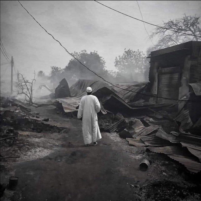 السودان يعيش ما تعيشه غزة، وما عشاته سوريا "وتعيشه".. لا تنسوهم من دعواتكم !

Keep Eyes On Sudan 🇸🇩