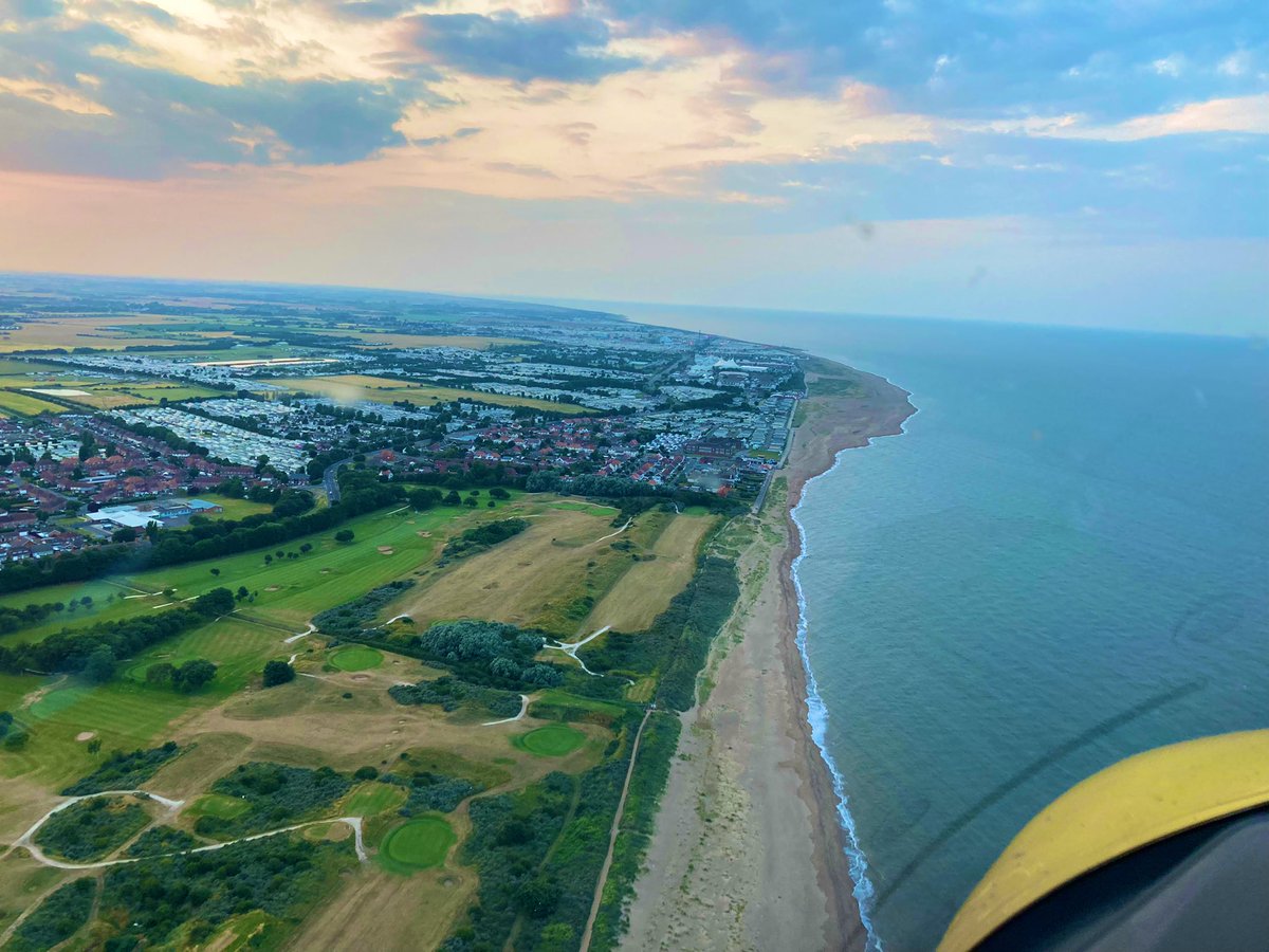 CEairamb's tweet photo. A photo taken a few years ago, for this weeks #ViewFromTheCrew, are you able to spot which seaside town we were flying over? ๐
#airambulance #charity #hems #vftc https://t.co/eORiHIoGQM