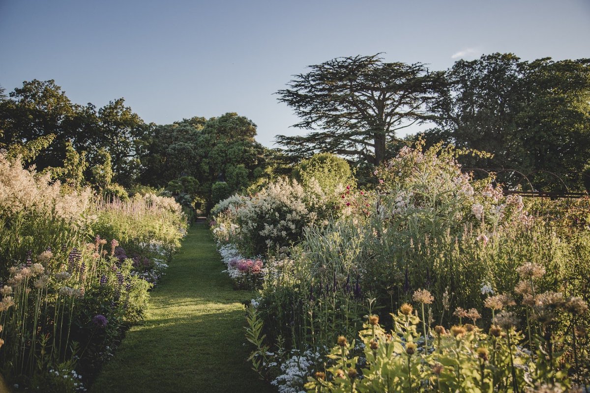 Been meaning to come along to one of our Midsummer Nights? There’s only two left this season, so don’t miss out on your chance to see the gardens at golden hour: helmingham.com/events/midsumm…