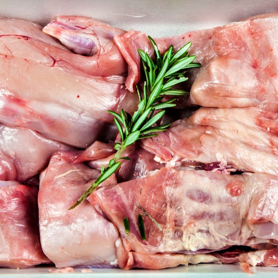 MataderoCapilla's tweet photo. Matadero de Conejos Capilla te ofrece la más alta calidad en carne de conejo, con opciones de entero, despiece y arreglo. ¡Ideal para tus platos favoritos! #AltaCalidad #Gastronomía #MataderoCapilla https://t.co/oFSSjtbIwR