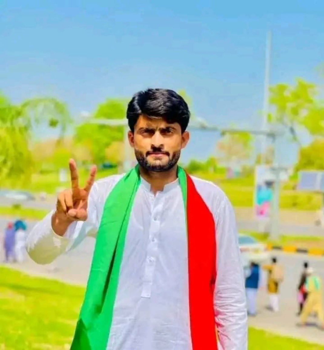ISFofficialLHR's tweet photo. طلبا تحریک کا خوف

آئی ایس ایف لیہ کے ضلعی صدر منظر خان مگسی کو گرفتار کر لیا گیا

#ISF #PTI #Pakistan #ImranKhan #ImranKhanPTI  #StudentProtests https://t.co/GjVRFRztut