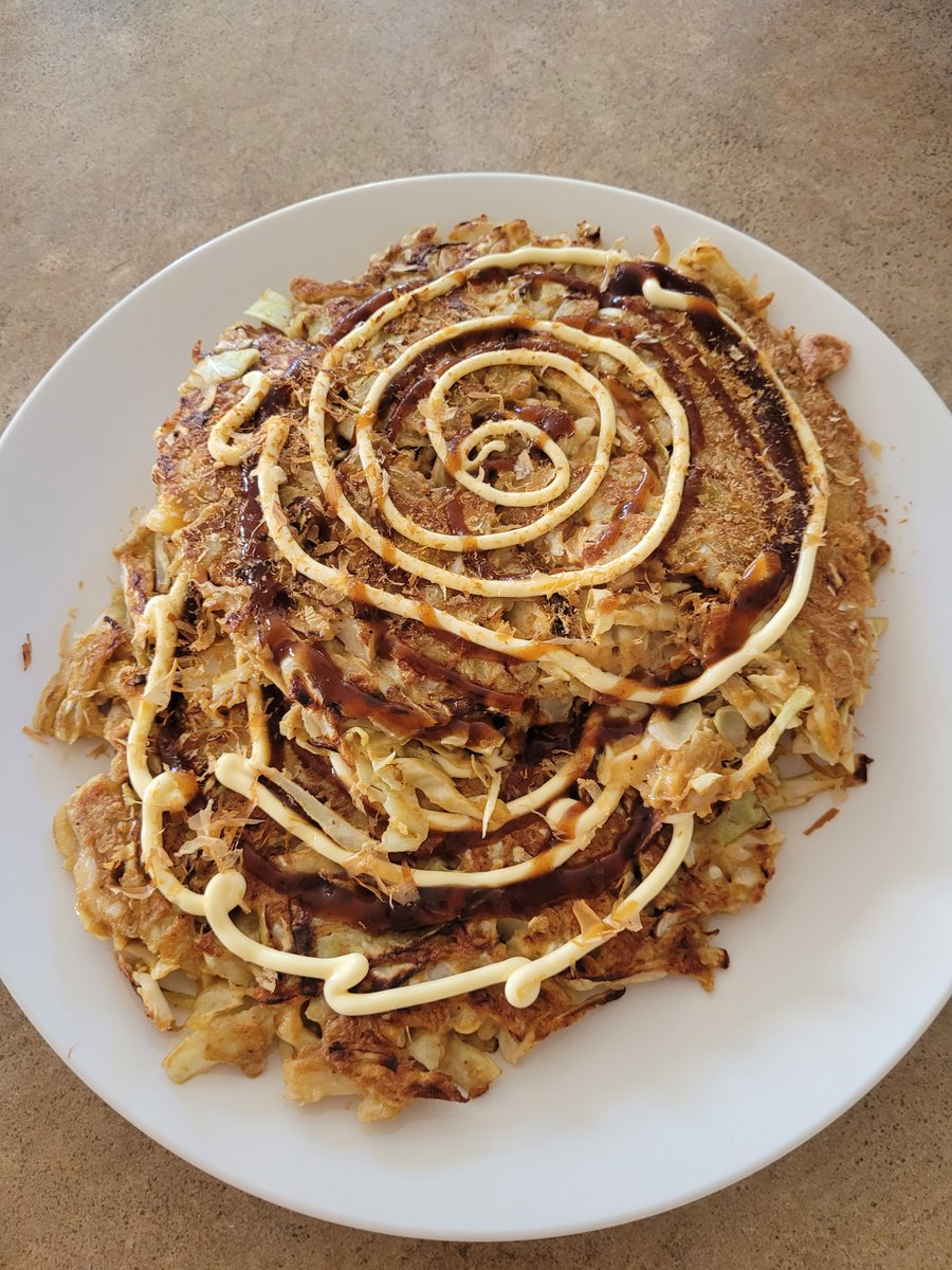 SoonLeeNZ's tweet photo. Okonomiyaki. (Cabbage, eggs, flour, Japanese mayonnaise, Okonomiyaki sauce, katsuobushi (bonito flakes) to garnish. #cookingDiary #kai #food🍜🍽️#cookingWithLisa #CookingWithCheckpoint
@lisaowennz @CheckpointRNZ https://t.co/jz79Ja31q5