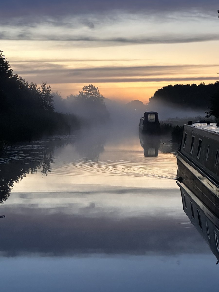 Sunrise at Pelsall Common on the BCN.