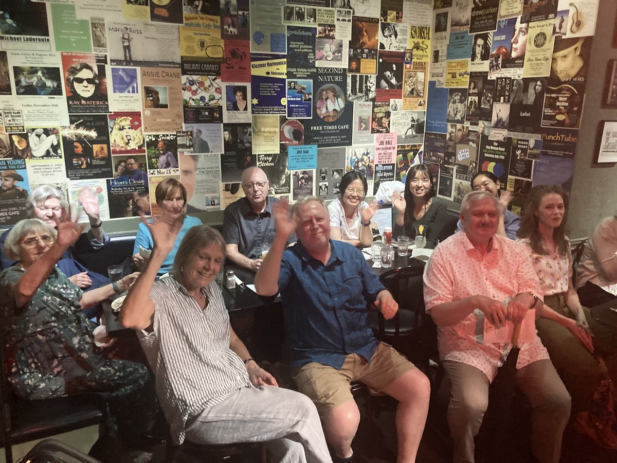 modernirish's tweet photo. Thanks to the folks at Toronto’s Art Bar Poetry Reading Series for inviting me to be a featured reader alongside Marvyne Jenoff and Guy Elston. Great poetry at the open mic, too! And…to the audience—thnx for letting me take your photos! Grateful, grateful, grateful. ❤️🙏 https://t.co/tdSwo7zVD1