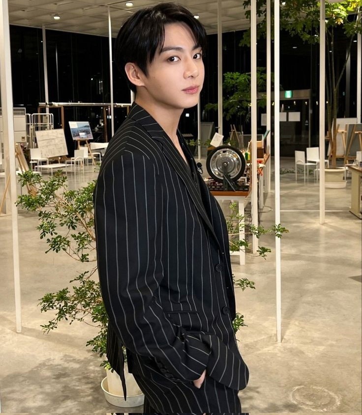 vaalkt_'s tweet photo. — Teams #kooktaeau 

El profesor Jungkook y el alumno Taehyung mantienen una relación privada. Luego de una disputa, Taehyung bloquea a Jungkook.

Sin embargo, Jungkook tiene otro recurso: la plataforma de entrega de tareas, por donde decide contactarlo para pedirle perdón. https://t.co/kZlY73ur89