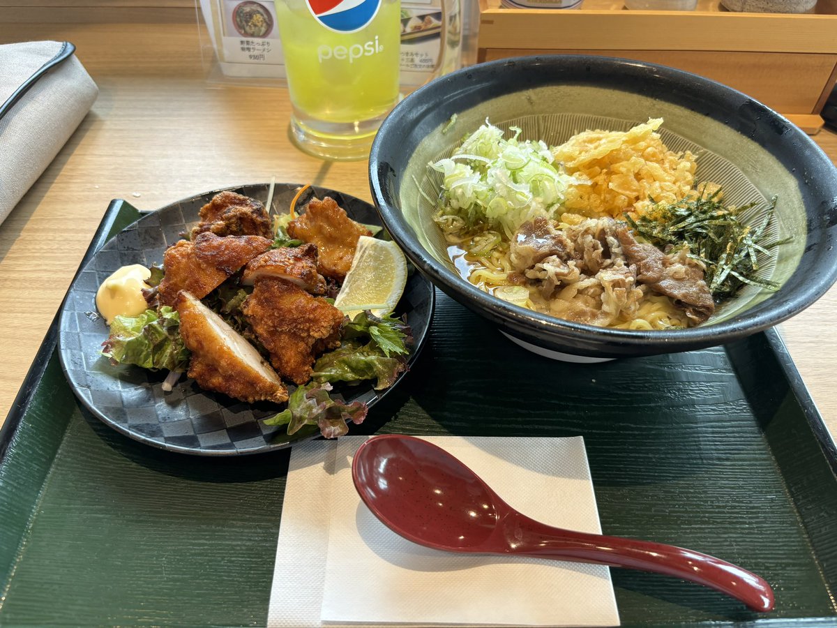 kairinn's tweet photo. サウナ後は飯なのだ https://t.co/YU9dwMyApK