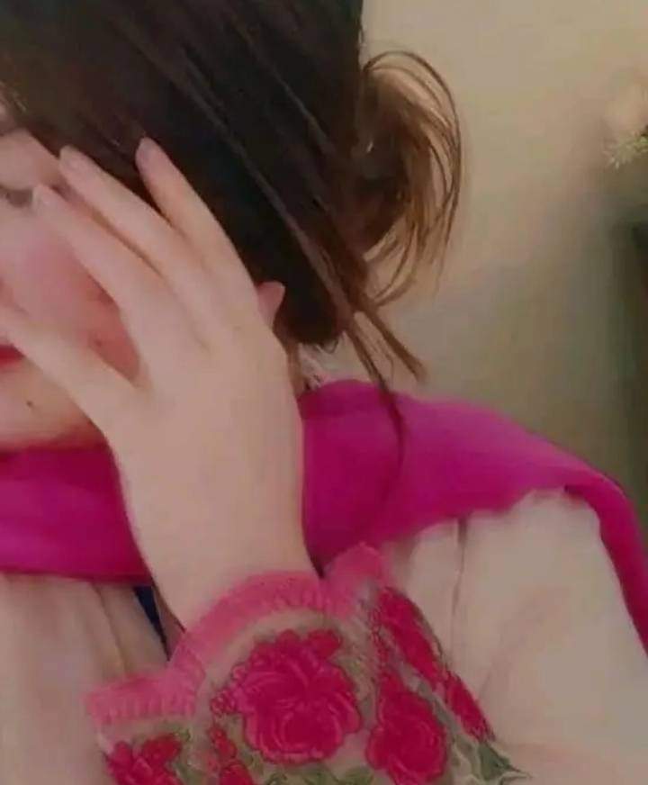 ڪنھن جي جذباتن سان ايترو نہ کيڏو، جو ھوءَ پنھنجو پاڻ کي وڃائي ۽ ماري ڇڏي...!💔