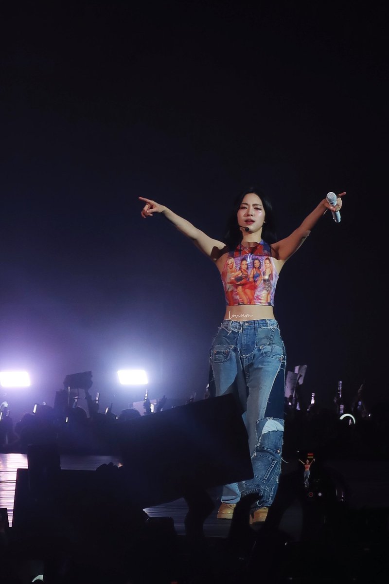 240810 RYUJIN HK concert
hands up！🫵🫵

#RYUJIN #류진 #ITZY #있지 
#ITZY_WORLD_TOUR