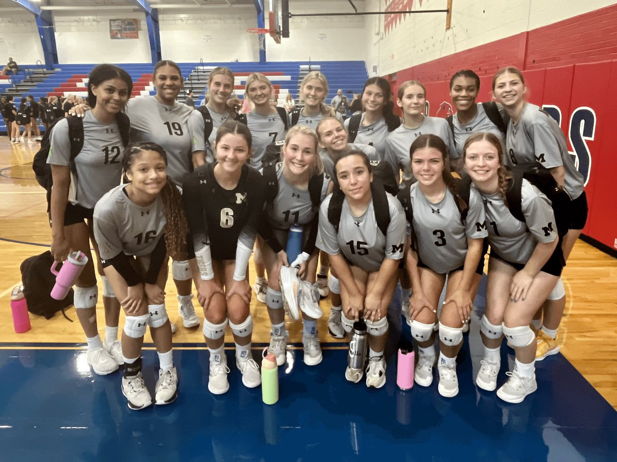 Mansfield_Vball's tweet photo. 2-0 looks good on these guys! Our varsity, JV, 9th A, and 9th B all opened the season with wins tonight over Fossil Ridge and Abilene Cooper! #offtoagreatstart #mhsvb2024 💛🐯🏐🖤 https://t.co/9XWgXLnFhL