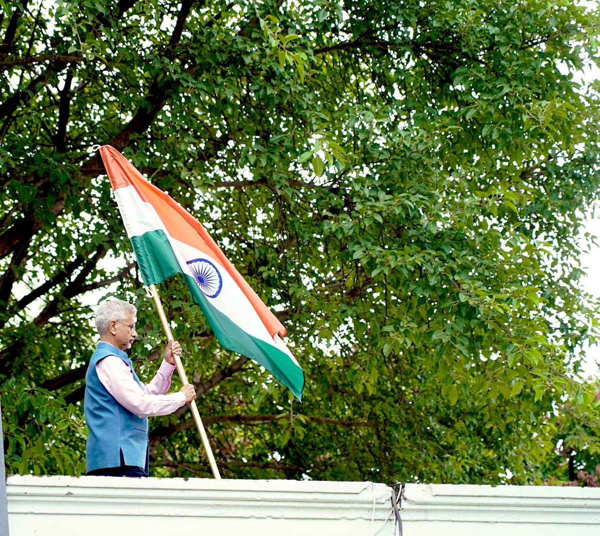 DrSJaishankar's tweet photo. Proud to hoist the Tiranga 🇮🇳 at my residence today. 

#HarGharTiranga https://t.co/jjcAuA2vqD