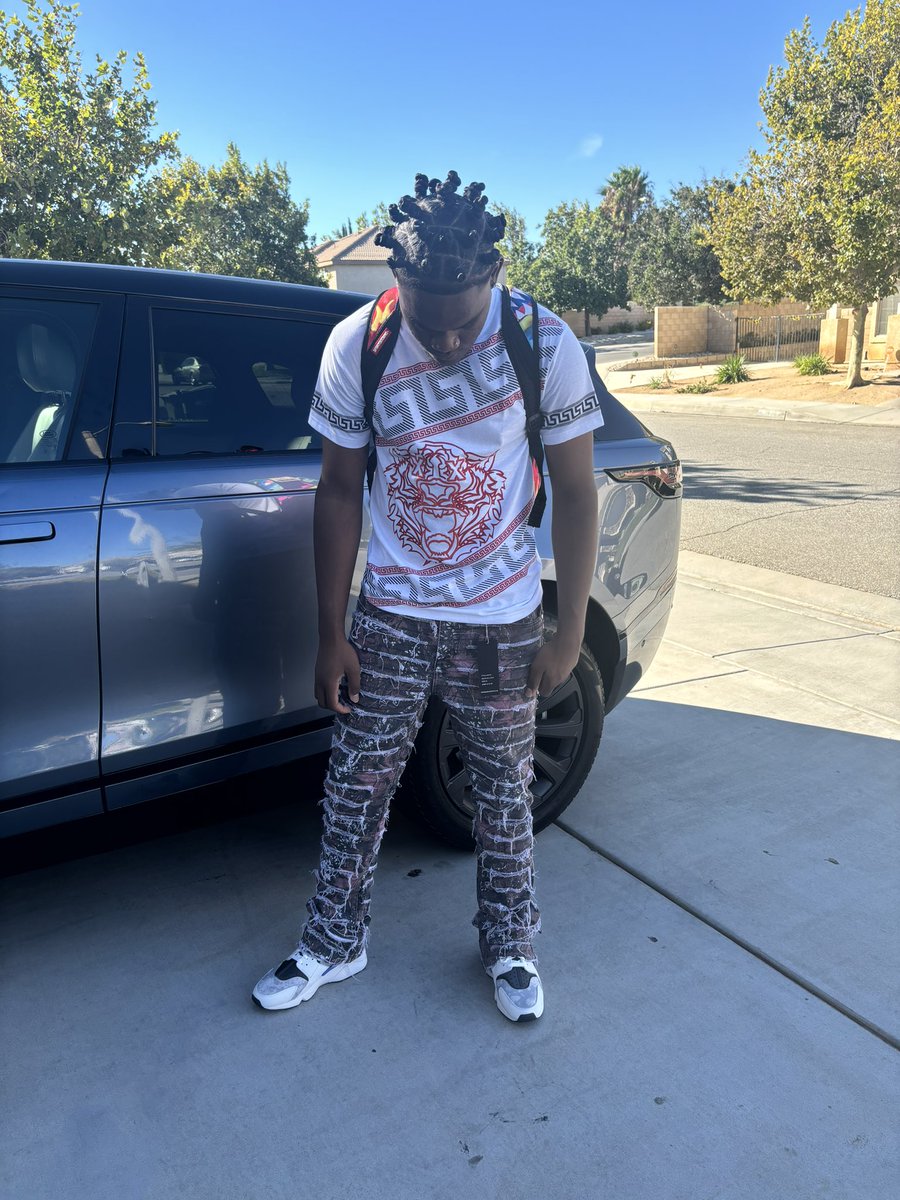 DatBoyJadenn's tweet photo. First day of School!! Alright Now #DatBoyJaden #FirstDayOfSchool 😮💨 https://t.co/DYwZak2sCS