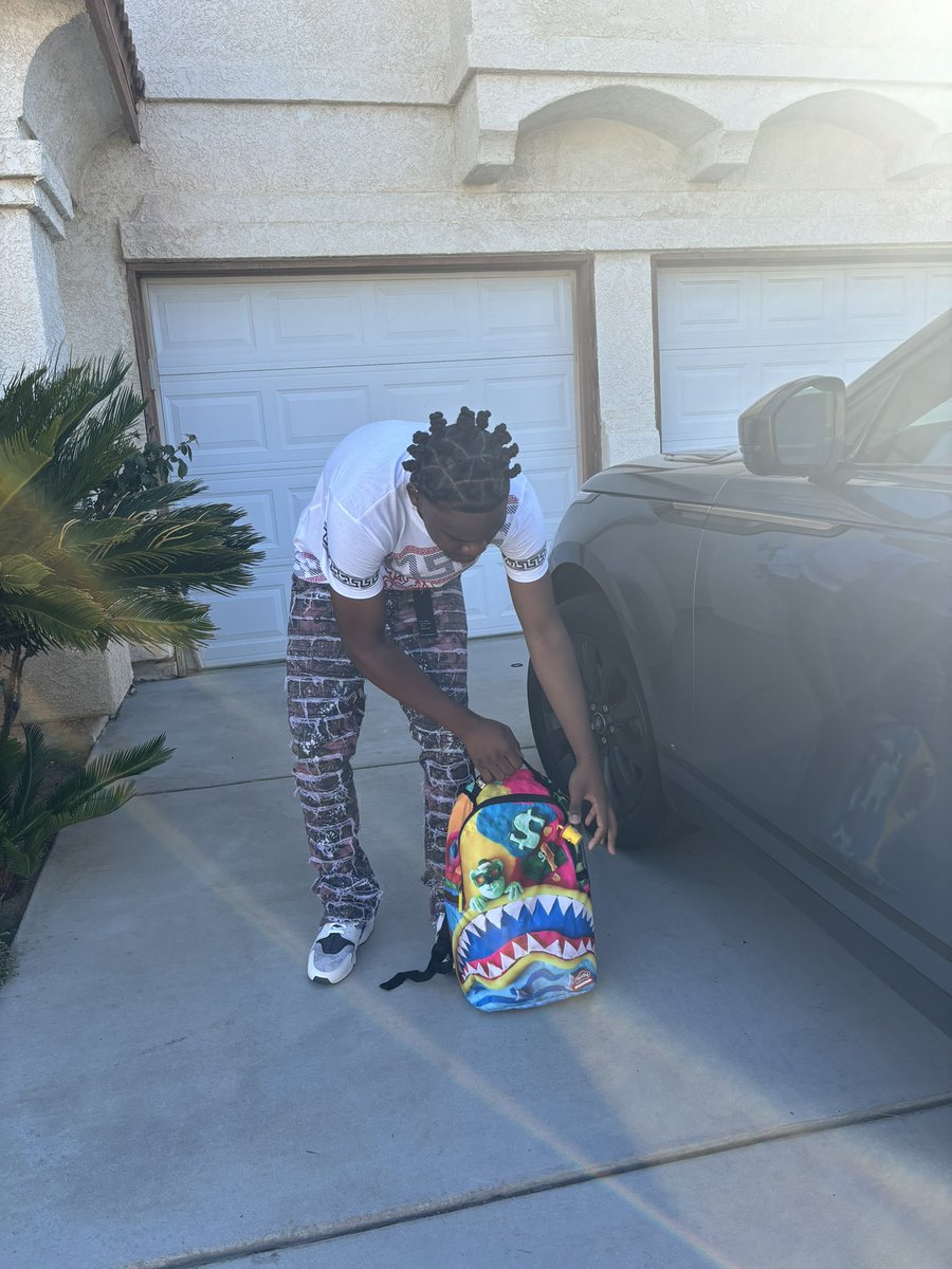 DatBoyJadenn's tweet photo. First day of School!! Alright Now #DatBoyJaden #FirstDayOfSchool 😮💨 https://t.co/DYwZak2sCS