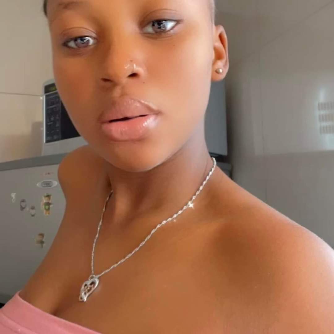 MbazimaThomason's tweet image. Help us find Ofentse Mashego, she's been missing for two weeks now, her last interaction was that she's going to Soshanguve on Sunday 28th of July and after that her phone went off and she left her 2 year old daughter. 

Thapelo Mashego: 074 814 7299
Private Investigator: 083 882…