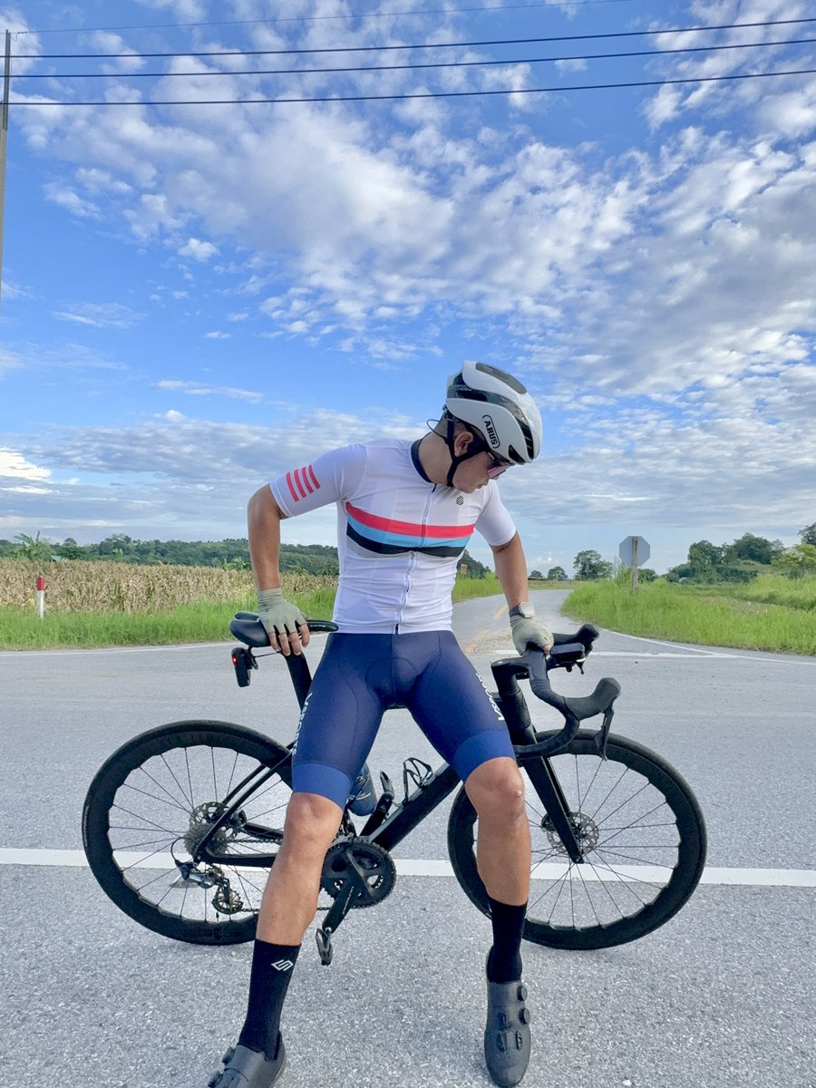 Lucky_wong658's tweet photo. หนาวกว่าเขาค้อ…คือเขาไม่ง้อเราแล้ว
#Garmin #garmin_edge830 #cycling #cyclinglife #roadcycling #cyclingphotos #bike #bikelife #thailand #shimano_rc902 #ceepo #ceepomamba #gopro #goprohero9 #ceepobikes #ceepothailand #ceepomambar #siroko #sirokotech #sirokocycling https://t.co/NYkF5DRURP