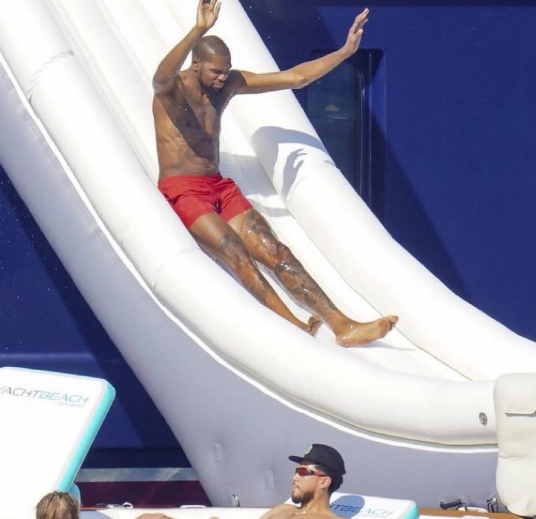 HaterReport's tweet photo. Bro looked like he said “wheeeeeee” https://t.co/u0QSfyX7aO