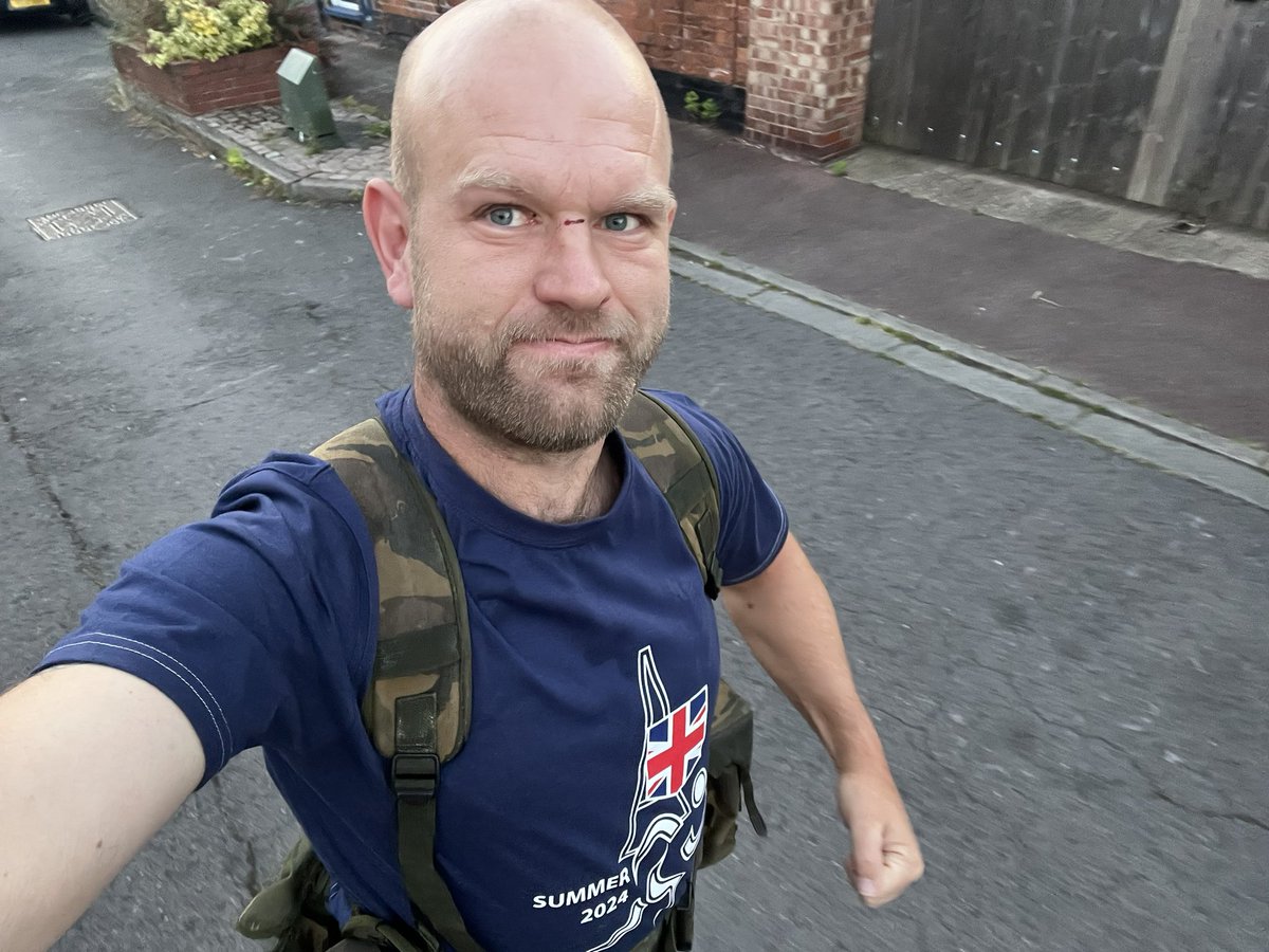 GorillaManFitn1's tweet image. 6am morning weighted run 💪🏃‍♂️ #6amrun #morningrun #morningroutine #brooksrunning #fitnessjourney #weightlossjourney #communityfitness