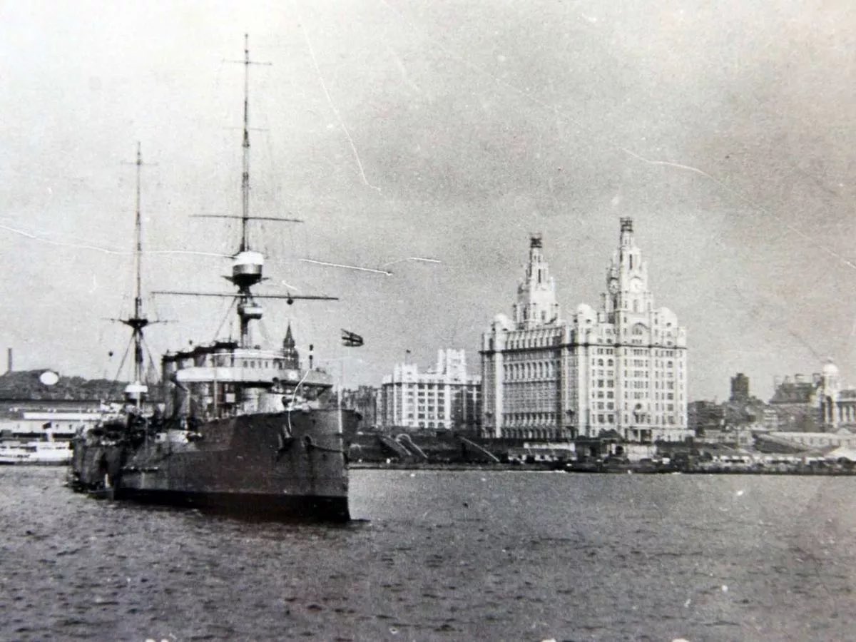 ON THIS DAY 1911

Home Secretary Winston Churchill sent gunboats up the Mersey.

Bloody Sunday Liverpool.

Liverpool had been in the middle of a transport strike since June and on this day 85,00 people gathered at St George's Hall to listen to Tom Mann at a rally.
It was a a time