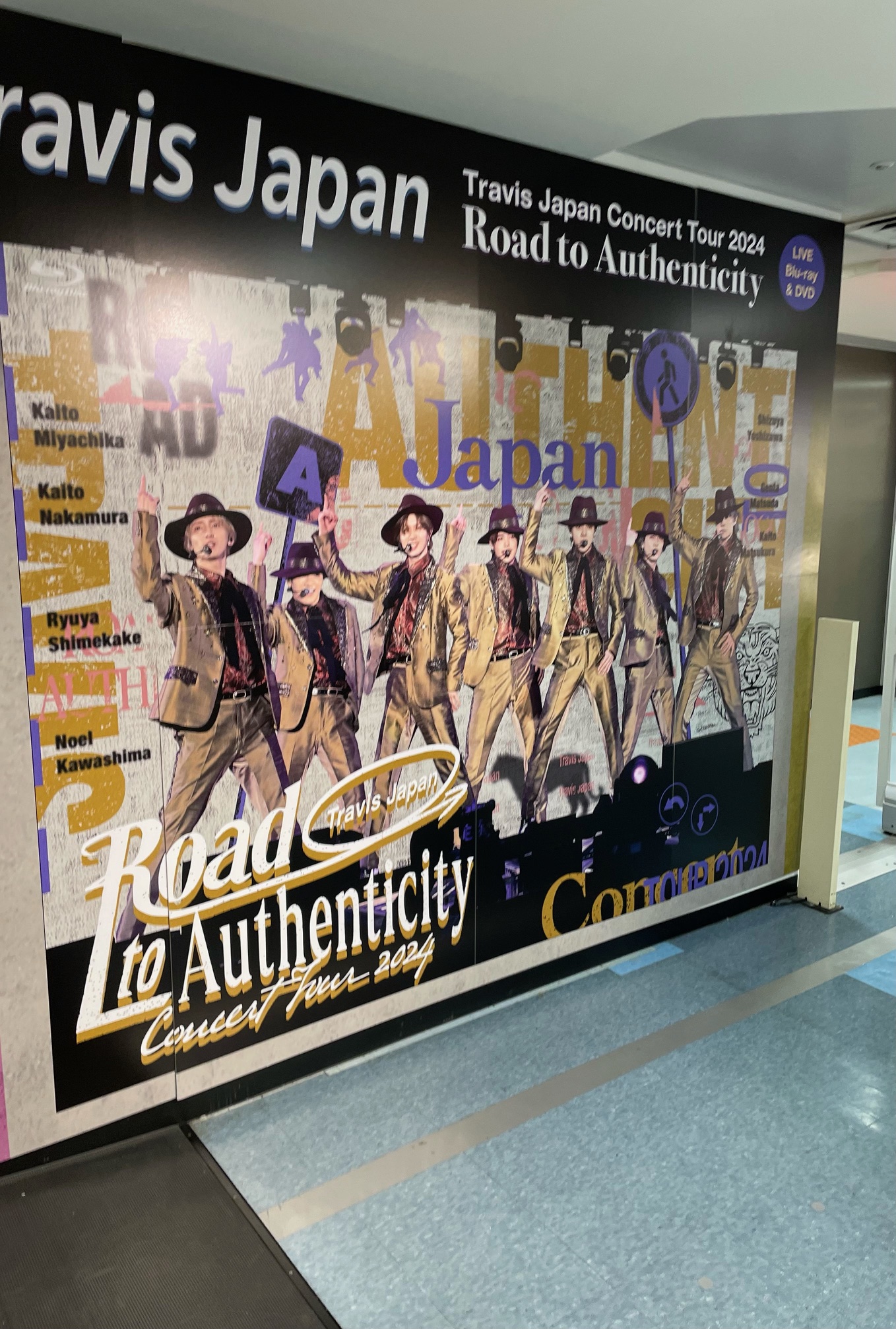 Travis Japan/Travis Japan-The untold st… Amazon.co.jp: Travis Japan -The untold story of LA- (通常盤A)(2枚