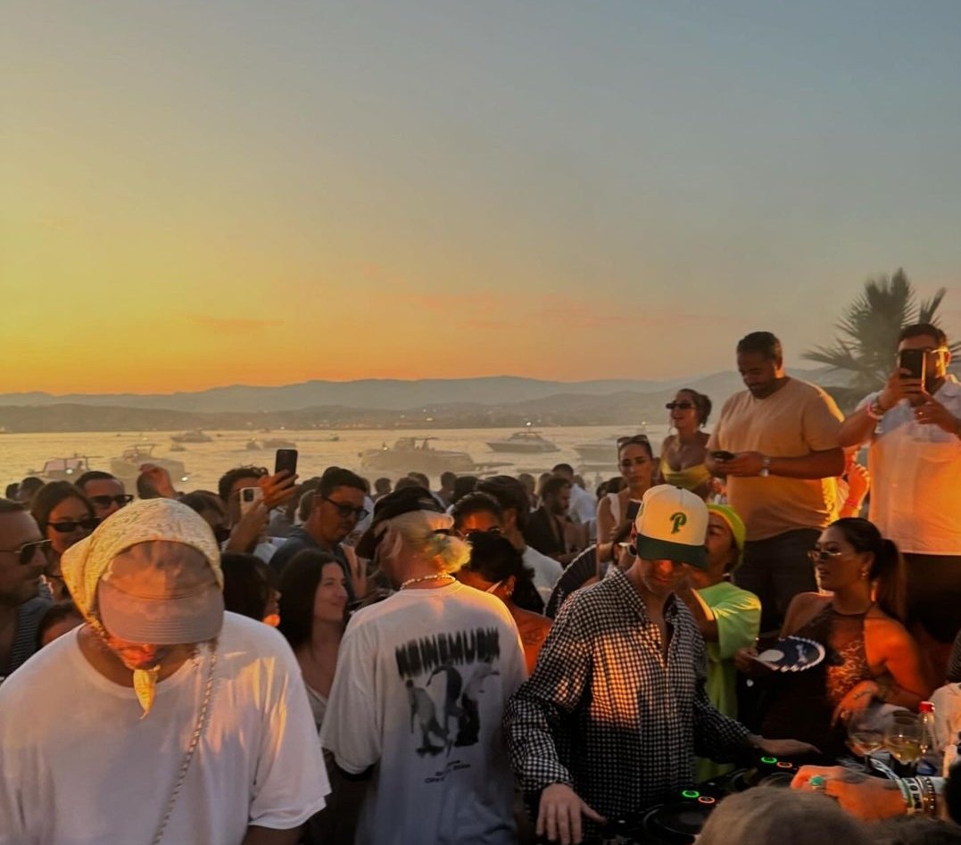 goodfeIIaz's tweet image. Told ya, I'm having fun ✨️