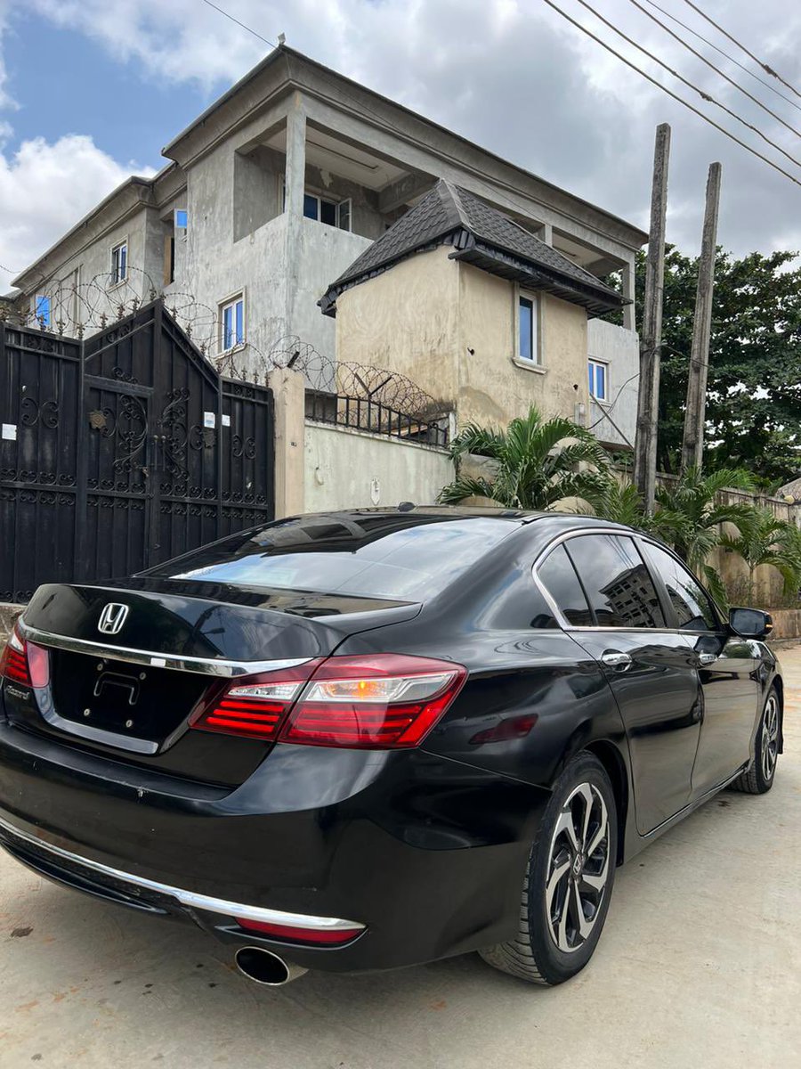 MaziBillions's tweet image. Todays deal ‼️‼️

Naija used 2016 Honda accord super sharp 

Key remote start ✅
Right side mirror camera ✅
Engine ✅
Gear✅
Ac✅
Tyres✅
V4 ✅
Fuel Economy ✅
Location: Ojodu

Price :13m (negotiateble)
Call: 09162965794

Pls retweet 🙏🏻