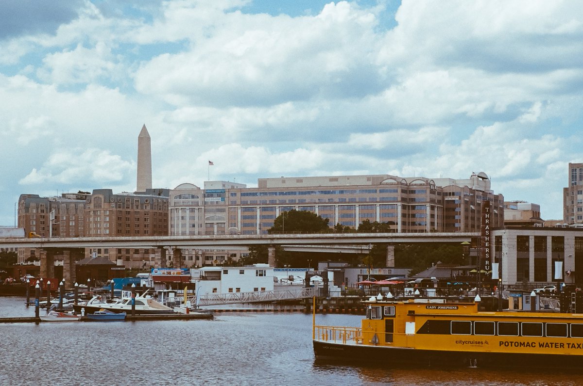 The Wharf shot on a roll of Portra 400 🎞️