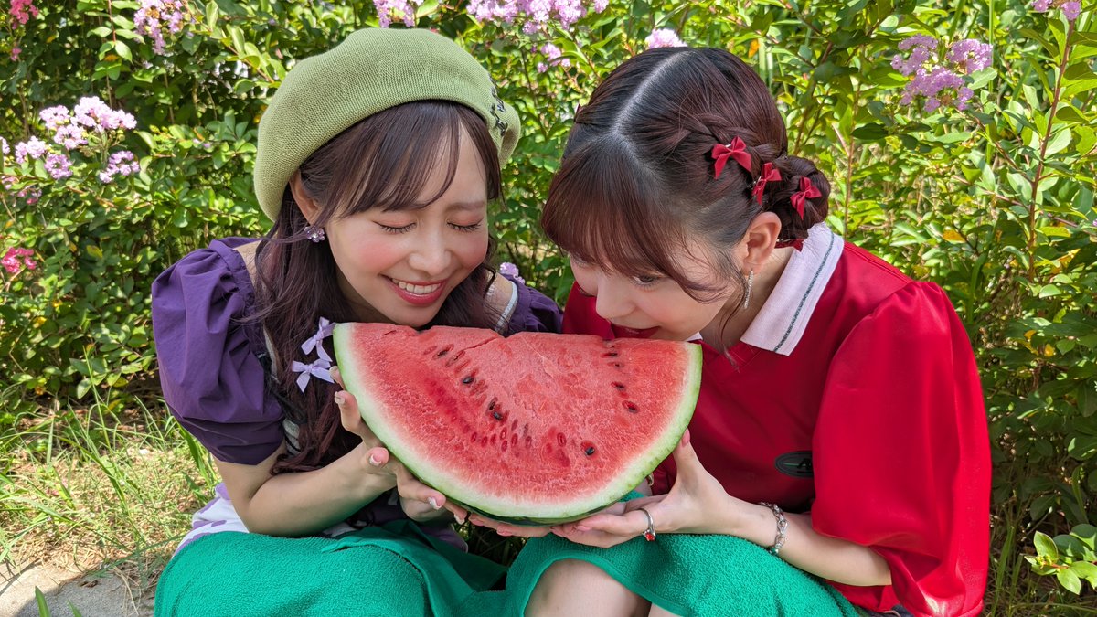 FRUITS_ZIPPER's tweet photo. 先日とある撮影をしてきました...📱☀️
💚🧡💛🩵💜❤️🩷

#FRUITSZIPPER #ふるっぱー
#フルーツジッパー https://t.co/1giapeHzDI