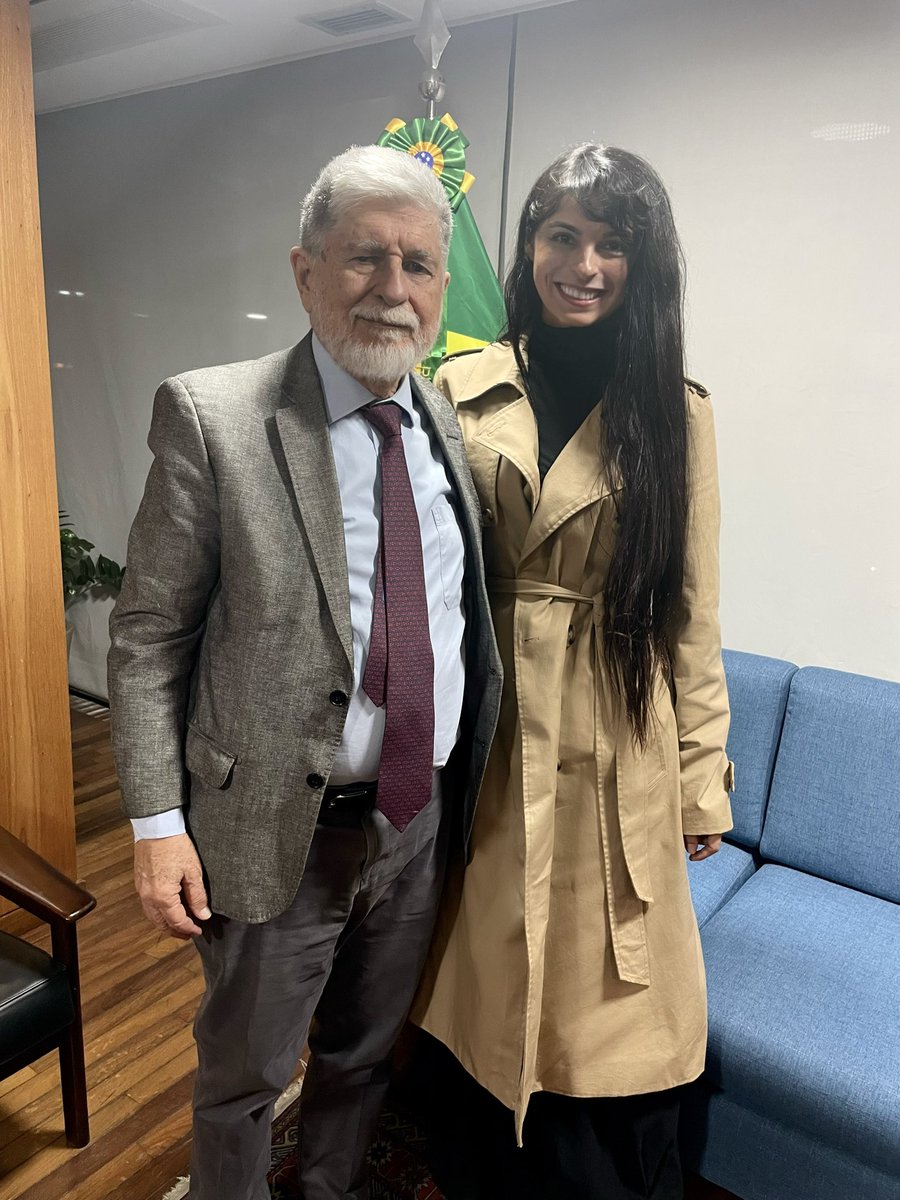 anjulitostes's tweet photo. Excelente la reunión con Celso Amorim, Asesor Jefe de la Asesoría Especial del Presidente de la República de Brasil, Luiz Inácio Lula da Silva. ¡Muchas gracias por recibirnos! https://t.co/LGjRxcg9AM
