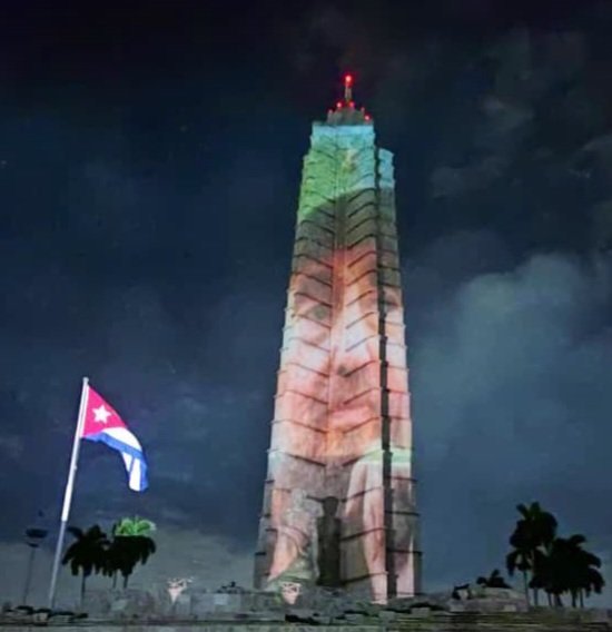 En su #98Aniversario nuestro #FidelPorSiempre seguirá dando luz y guía a nuestra Revolución!!