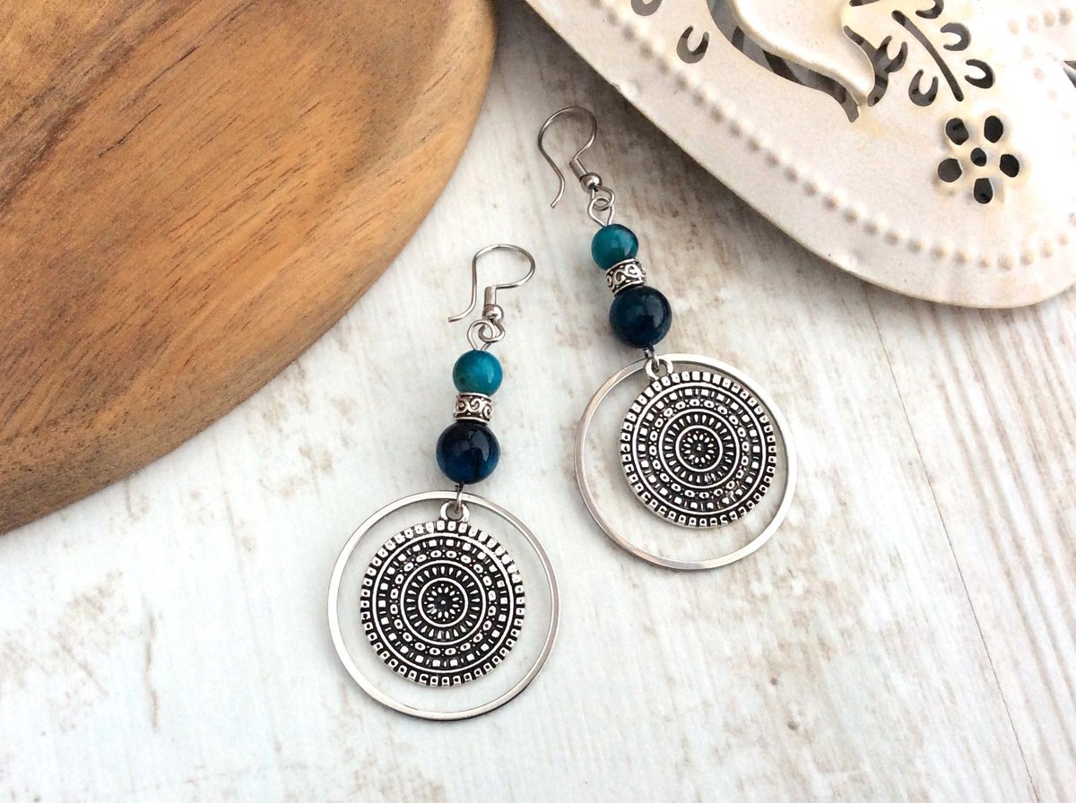 OneDottyDuck's tweet photo. Finish off your outfit with a pair of earrings from my latest collection, including this stunning pair! . #bijoux #accessories #vogue #trendsetter #dresscode #fashionforward https://t.co/BWZSO3mcyC