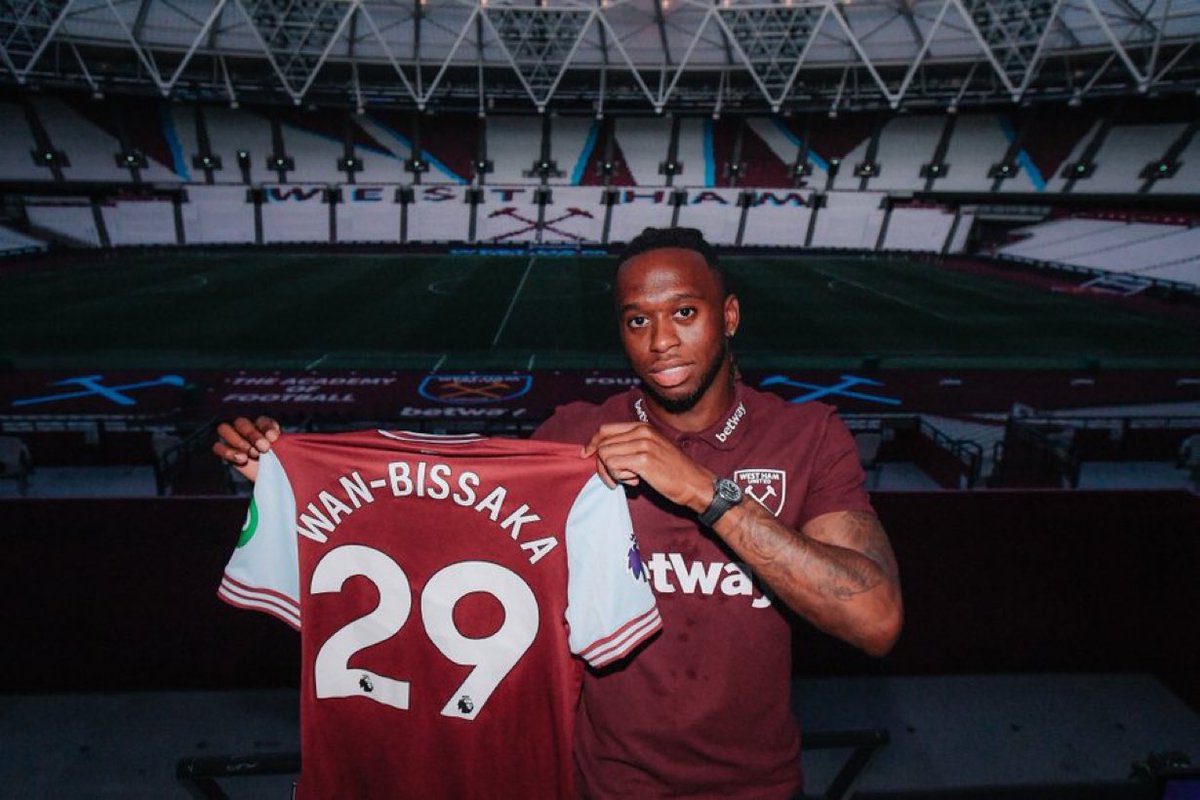 centredevils's tweet photo. 🚨🚨| OFFICIAL: Aaron Wan-Bissaka signs for West Ham. https://t.co/QVW0KlaPGQ
