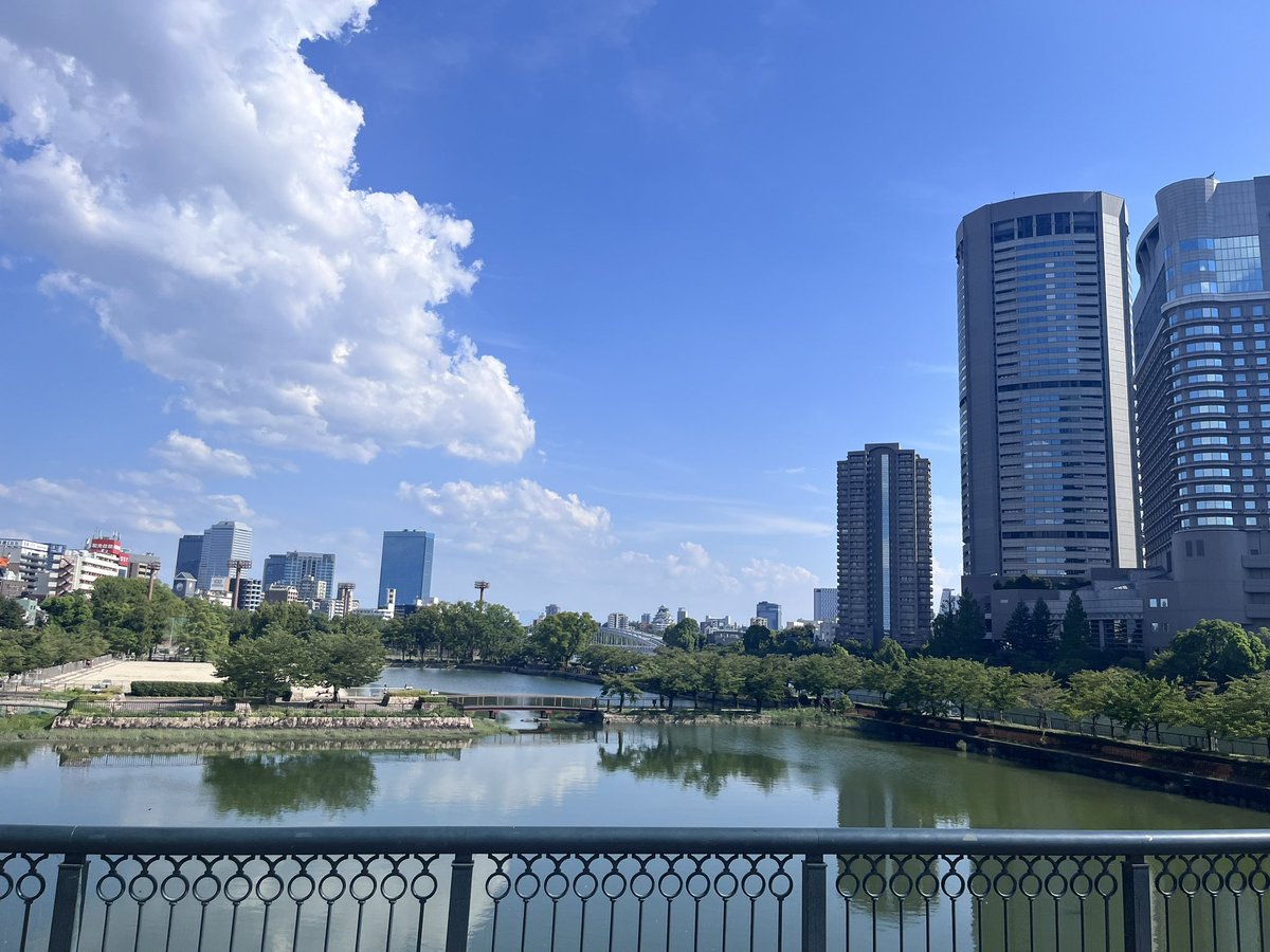 tabamaki's tweet photo. 生まれてはじめて水陸両用バスに乗って観光しました。
ザ大阪！まるで新喜劇の様な面白いガイドと共にとても楽しみました。
ただ、暑さと直射日光に下船する頃はヘロヘロに…。
セブンイレブンに駆け込みクーラーの有り難さを改めて実感しましたわ。

https://t.co/toJ5f83kAK https://t.co/1L8vkGNSVV