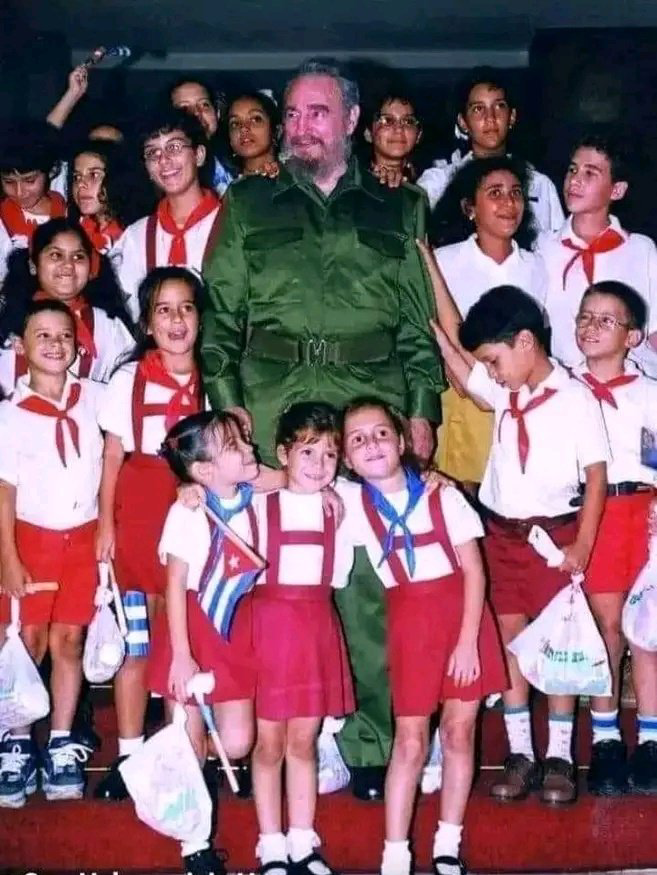 🇨🇺 ‼️ Qué suerte infinita estar entre las generaciones irradiadas por su ejemplo ‼️

🇨🇺 ‼️ Viva #FidelPorSiempre ‼️