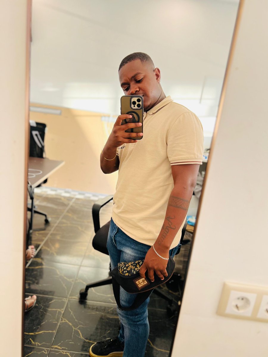 AbubacarWilson's tweet photo. Gajo fofo 😎🍂.... https://t.co/Rr0OzFvVzN