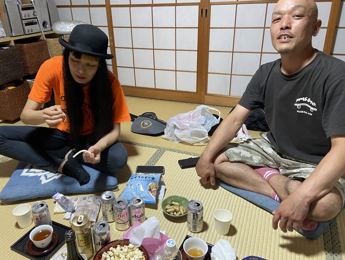 TonyJoeyKenny21's tweet photo. 朝5時起きからの長野県にとうもろこしを買いに行きーの豊田戻ってきて鮎食ってうちで飲み直しからーのむらいに電話しーのハエと格闘しーのななんかよくわからんけど楽しかった1日でした
わためぐありがとう
#CatchAndRow (#田んぼつながりーズ) https://t.co/EyIienPMe6