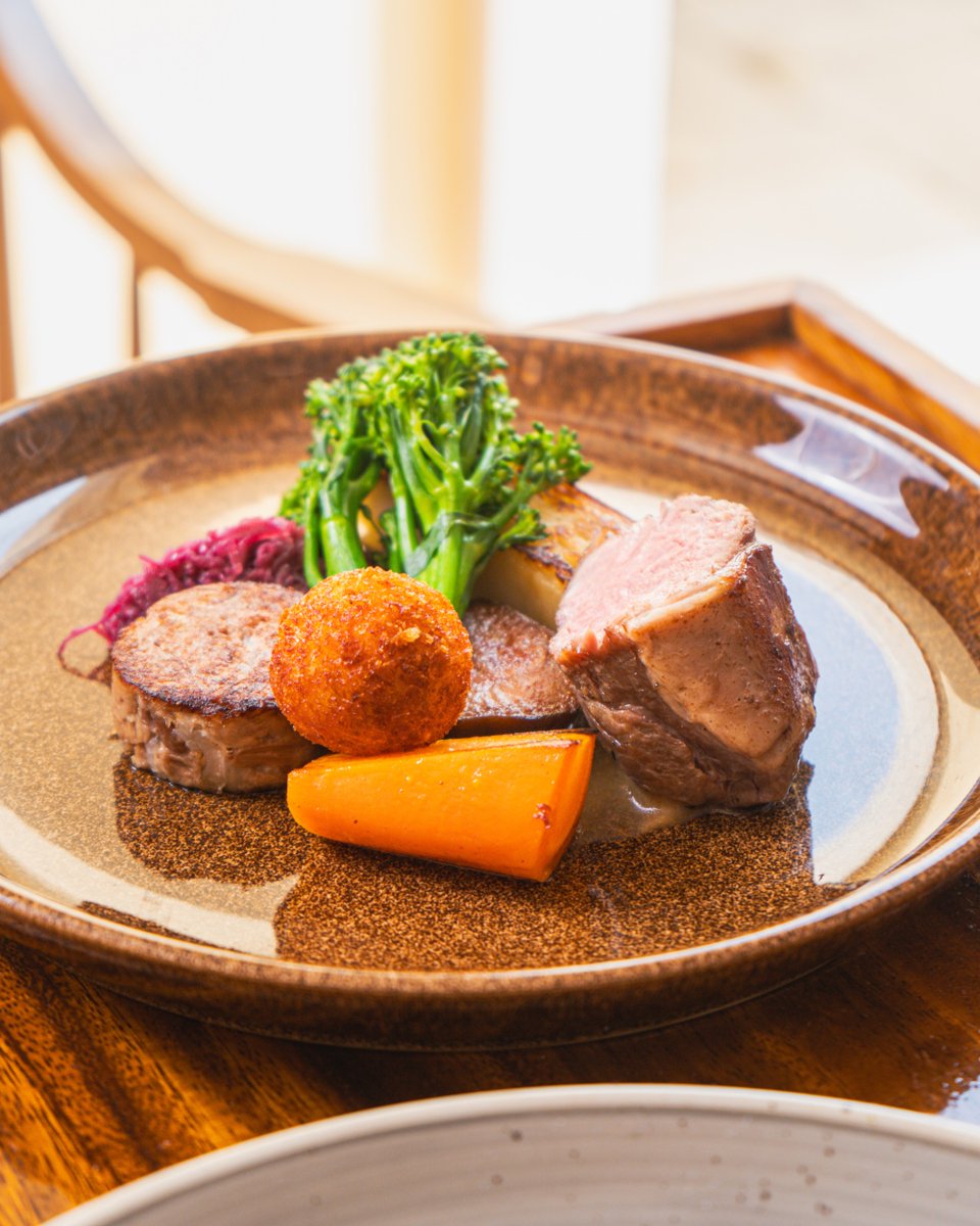 Indulge in fine dining at our acclaimed Ilsington Restaurant, boasting two AA rosettes, or unwind with a casual meal in our bistro, The Blue Tiger Inn. From elegant to effortless, we've got the perfect dining experience for every occasion > bit.ly/3L5hF6t
