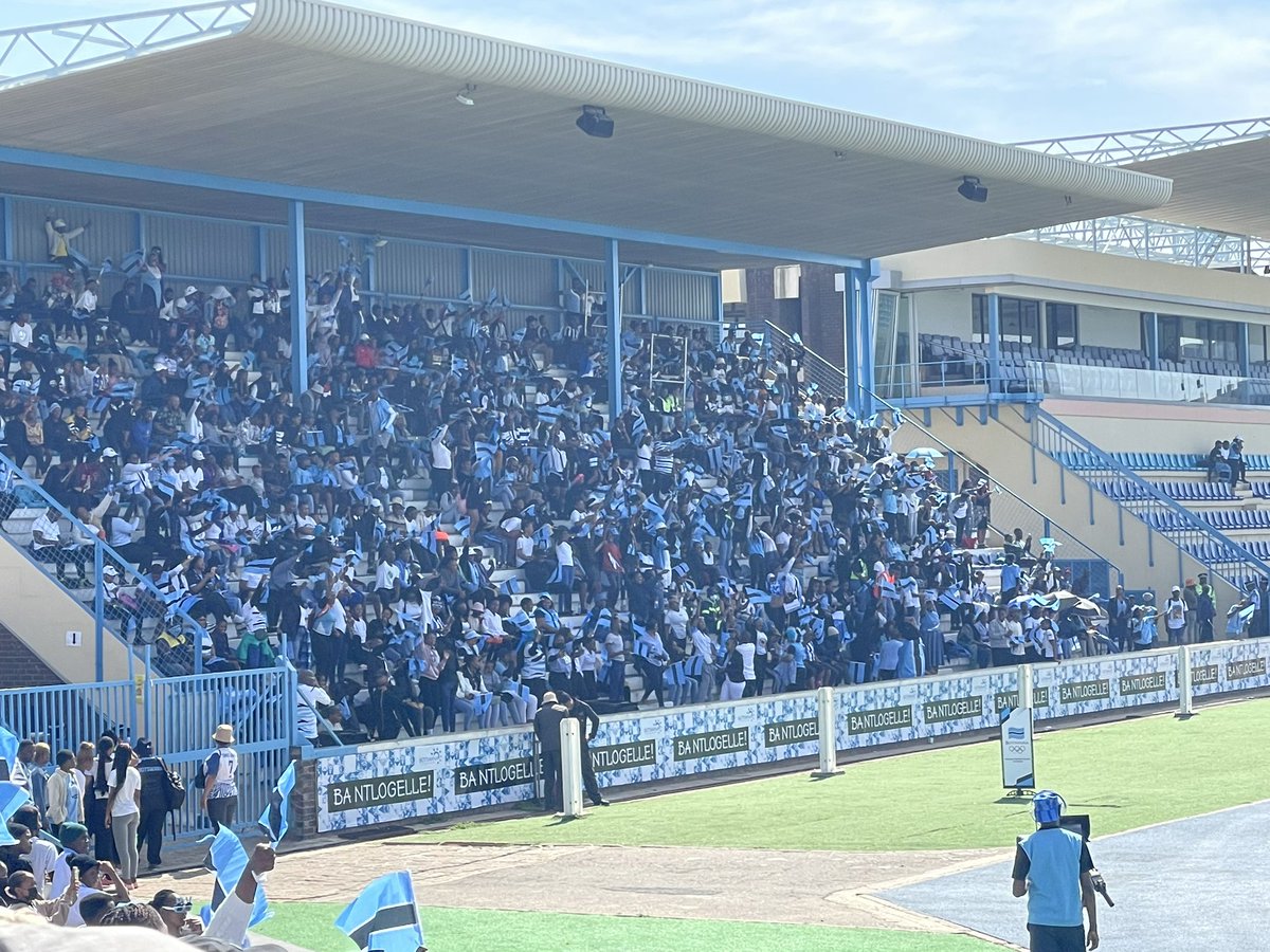 MadisaFils's tweet photo. Botswana stand up! Welcome home Team Botswana Olympics. Stadium is roaring. https://t.co/cOKUaxwCdW