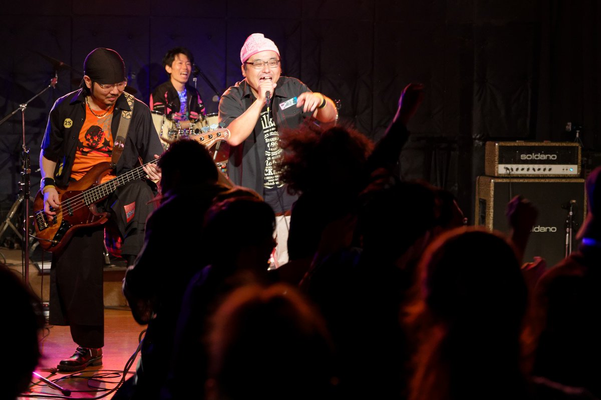 O_baka_live's tweet photo. 色んなことはあったけど根っこが変わらないで10年やった笑顔
楽しかった！

#OBAKA10th https://t.co/kKhlopm1G9