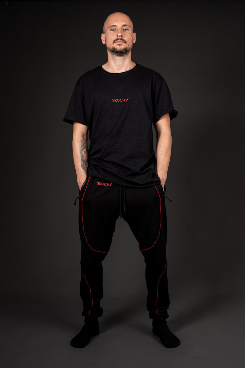 It’s time to Bundle.

As a mid-summer surprise, we have created some irresistible BUNDLE DEALS for you, people in motion.

Changing your training gear has never been easier - choose among some of our special offers and find what suits your style best!

skochypstiks.com/product-catego…